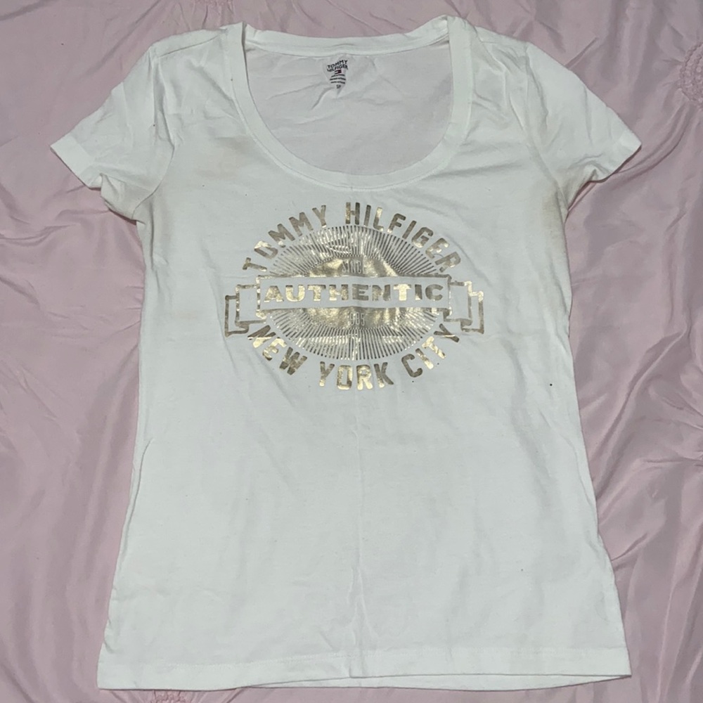 White and gold Tommy Hilfiger t-shirt 🌟